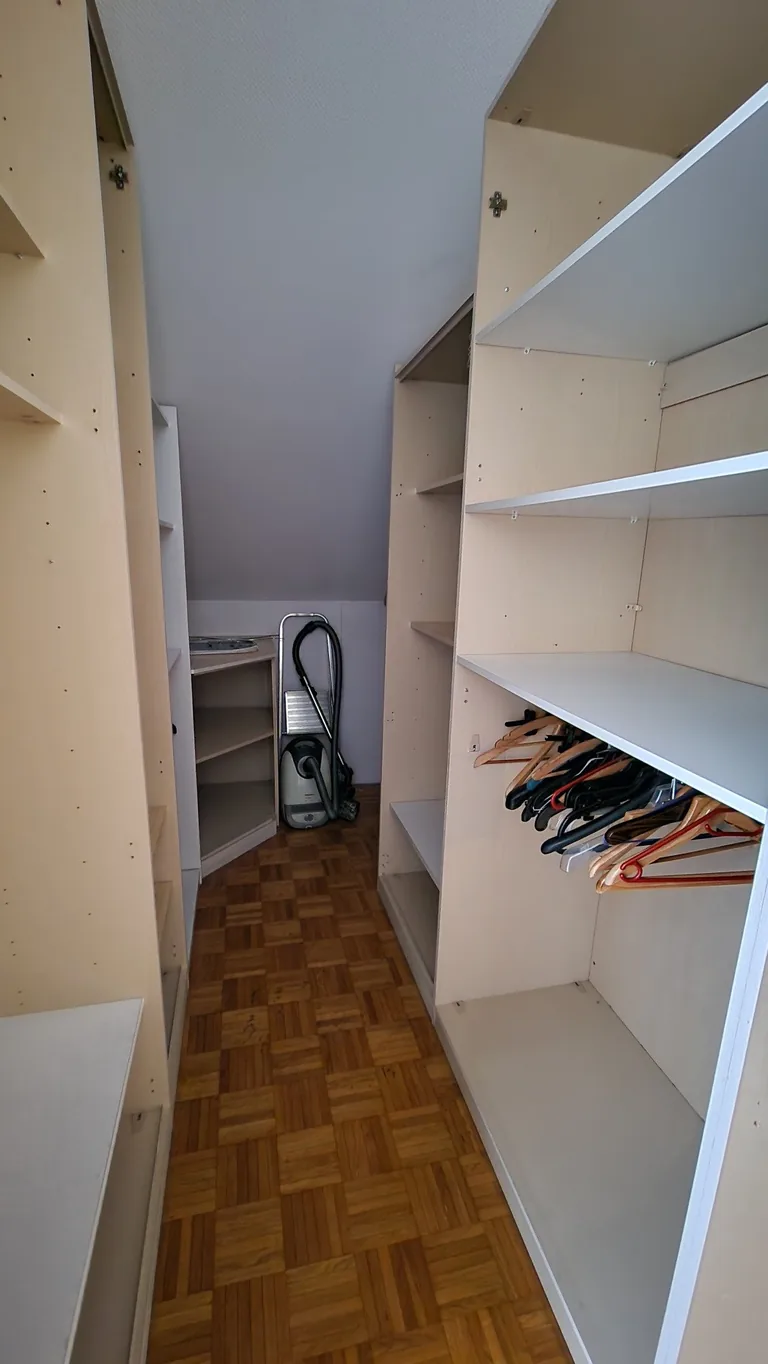 ZEITMIETVERTRAG: 4-Zimmer-Maisonette mit zwei Terrassen