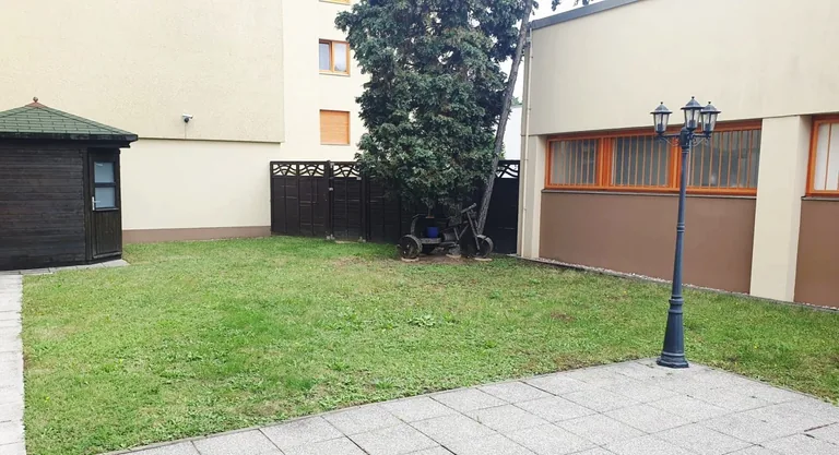 Marienfelde: Gewerbeeinheit